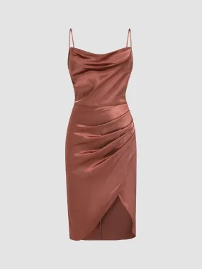  Robe mi-longue en satin uni avec fente