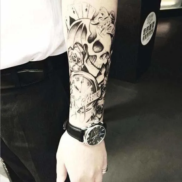 Tatoo temporaire demi-bras tête de mort